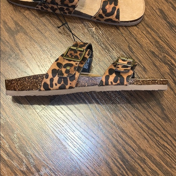 Cheetah Print Two strap Sandals - Picture 4 of 5